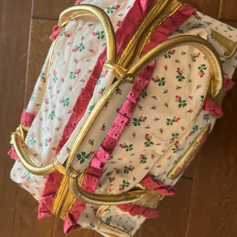 Rare Vintage Betsey Johnson White with Pink Rosebuds Ruffled Travel Roller Bag - Picture 2 of 15